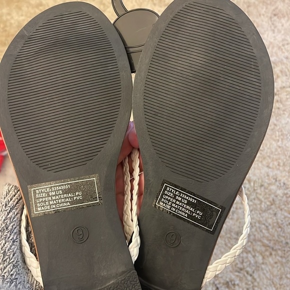 Braided Sandals Flip Flops Size 9 Charles Albert - Picture 3 of 3